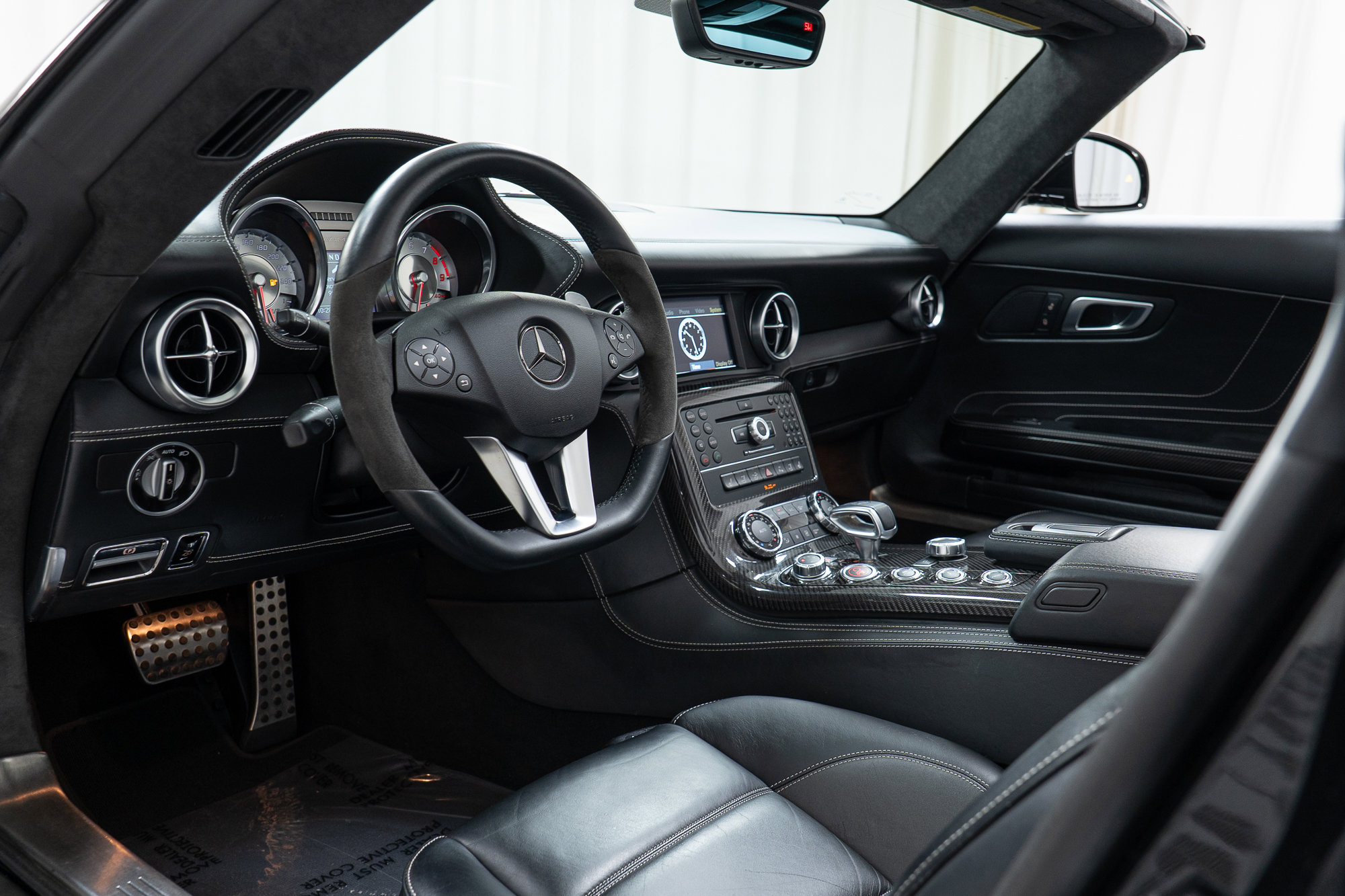 Used 2012 Mercedes-Benz SLS AMG Roadster image 15