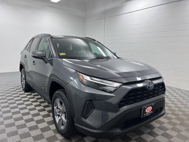 Used 2022 Toyota RAV4 XLE w/ Convenience Package image 1