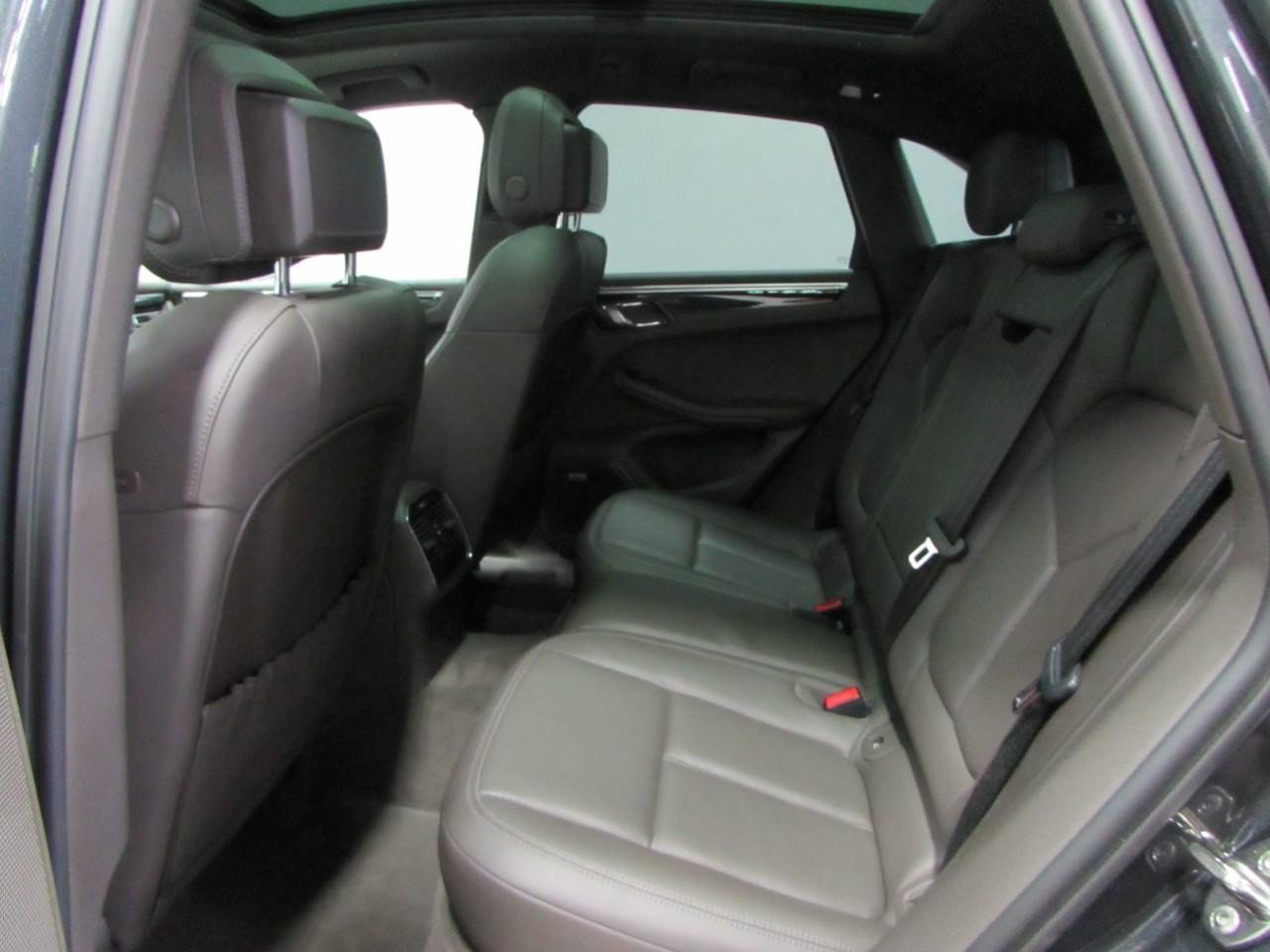 Used 2021 Porsche Macan S AWD/4WD image 15