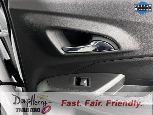 Used 2025 Chevrolet Trax LT FWD image 34