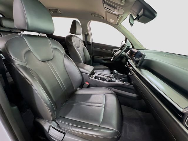 Used 2024 Kia Sorento S image 29