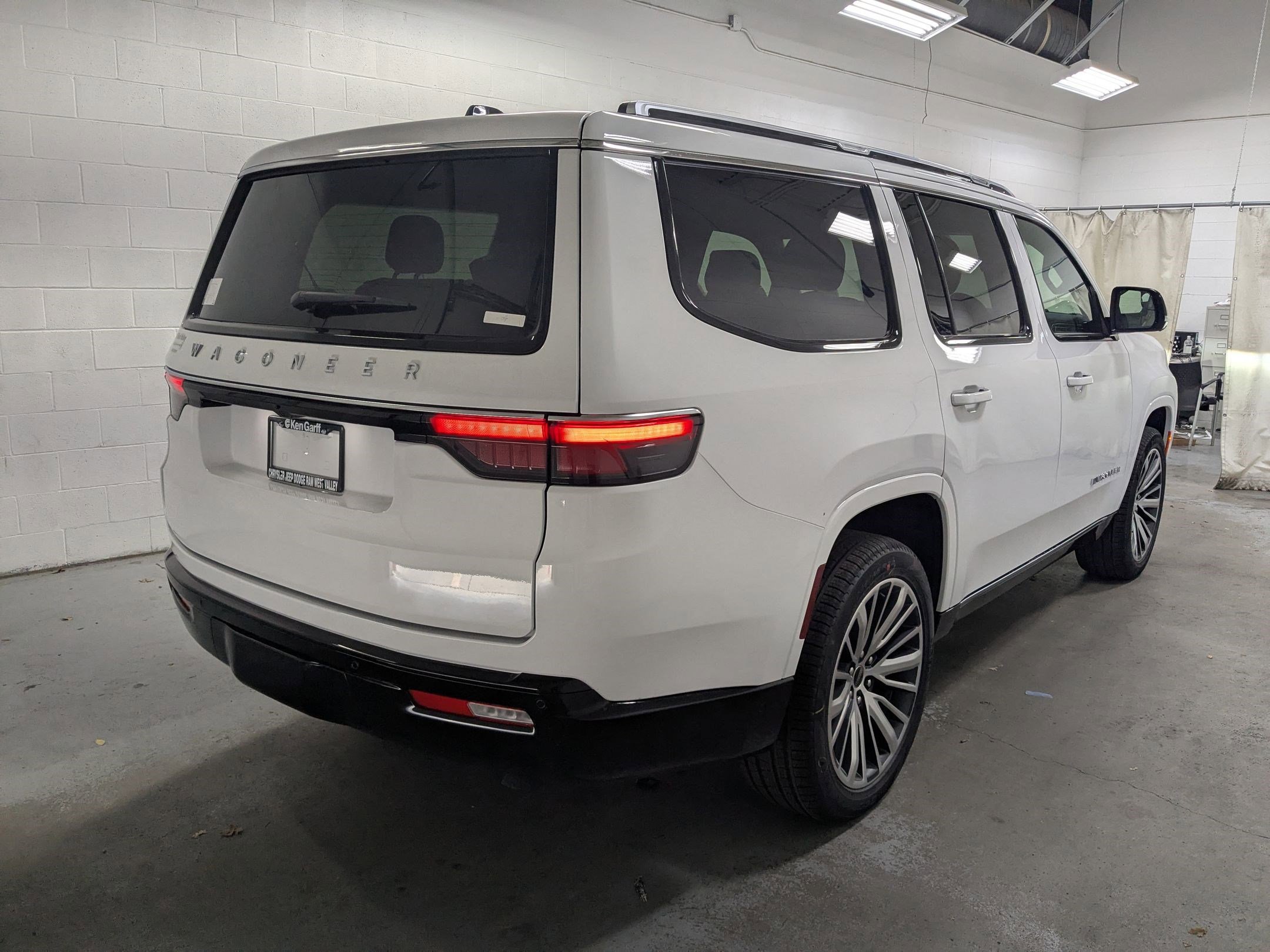 New 2025 Jeep Wagoneer Series II image 3