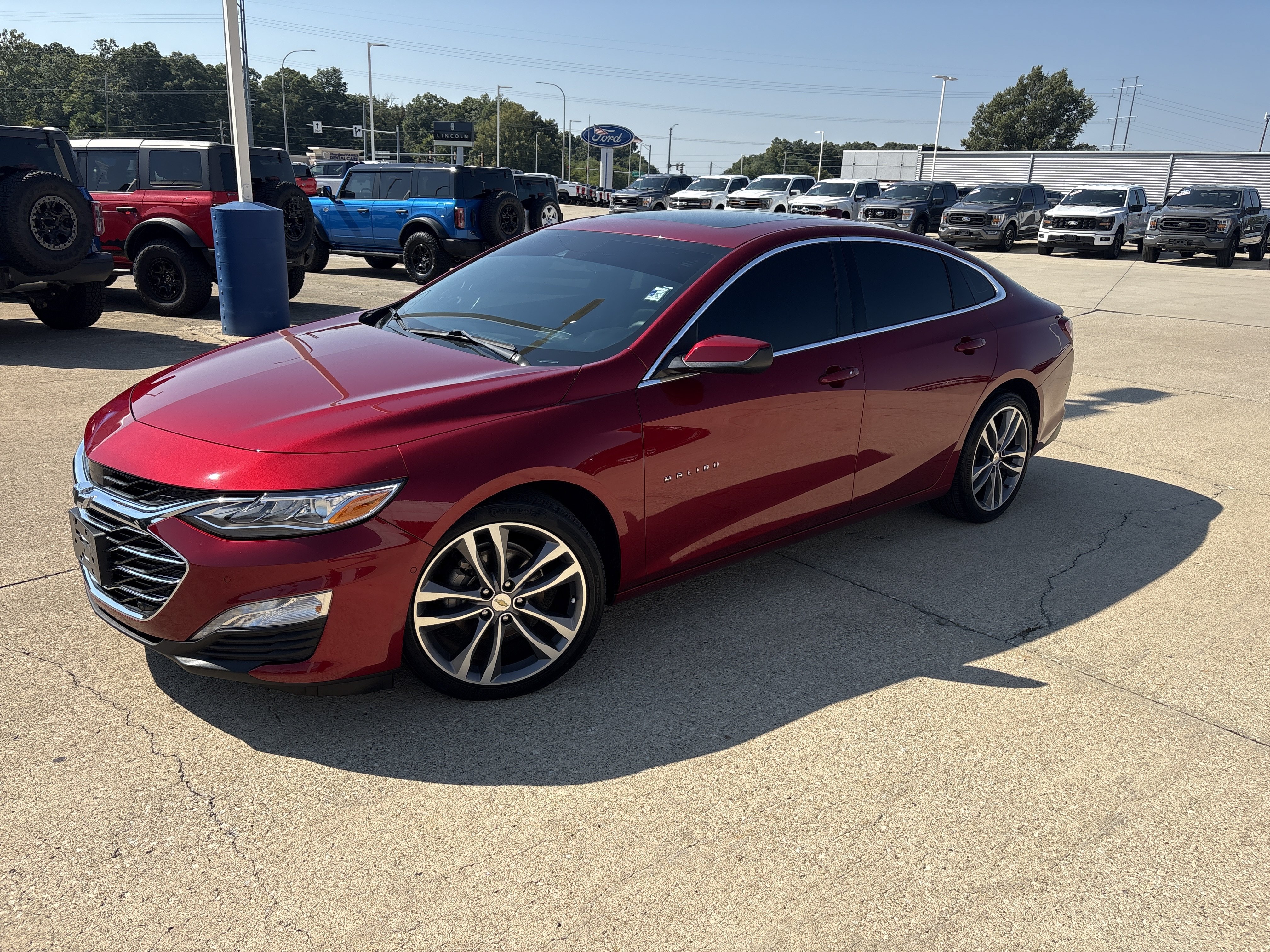 Used 2023 Chevrolet Malibu LT FWD image 3
