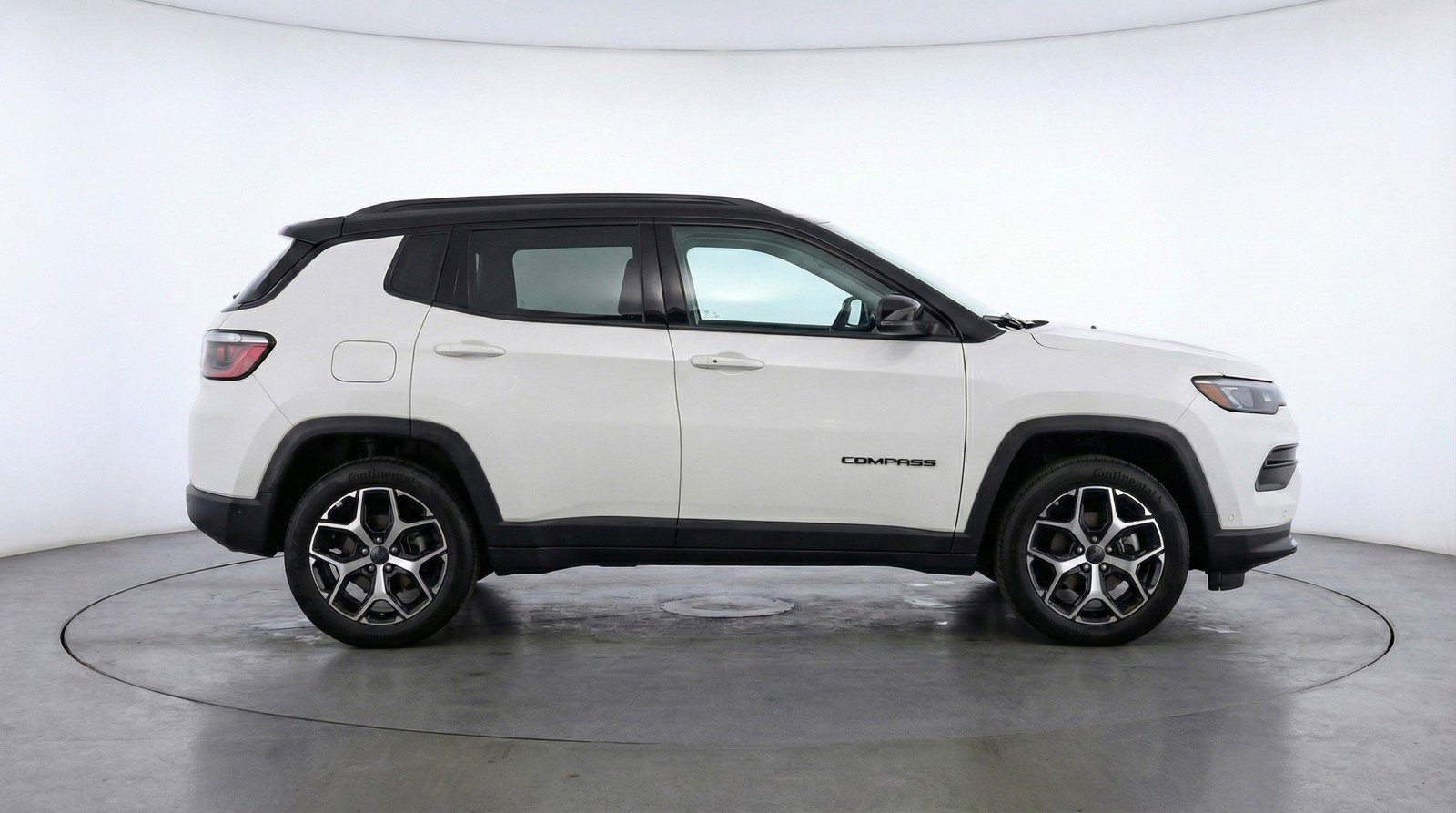 Used 2025 Jeep Compass Limited image 11