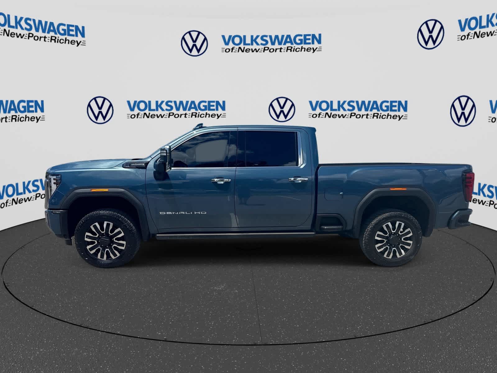 Used 2024 GMC Sierra 3500 Denali Ultimate AWD/4WD image 11