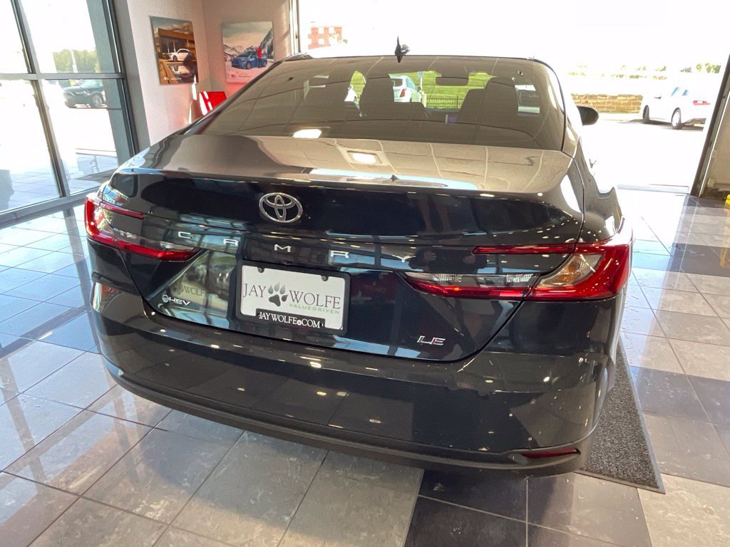 Used 2025 Toyota Camry LE FWD image 5