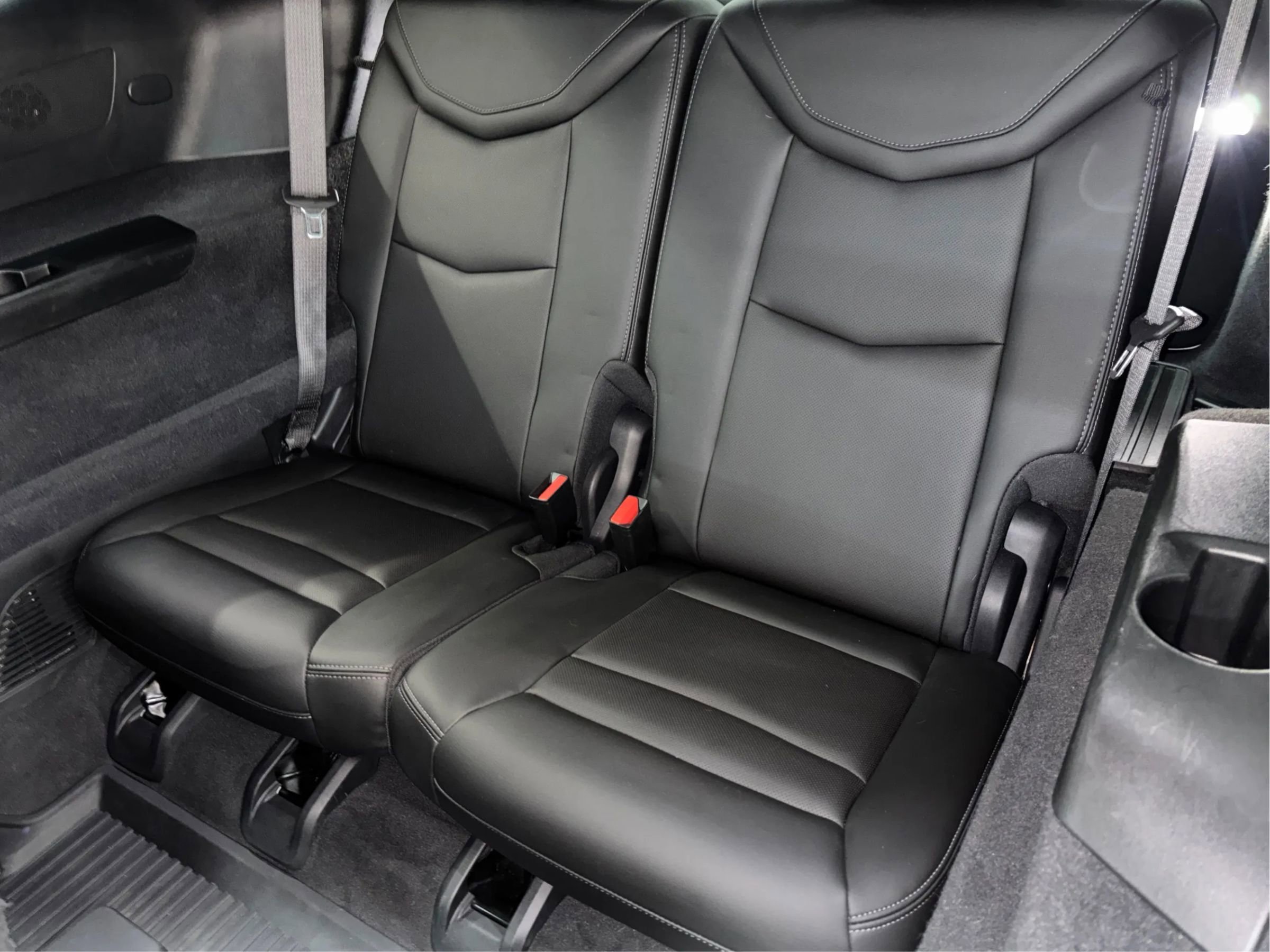 Used 2021 Cadillac XT6 Sport w/ LPO, ONYX Package image 44