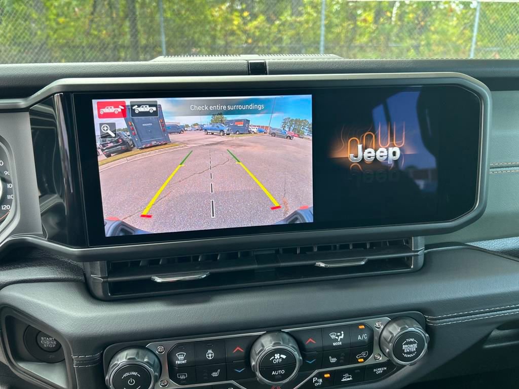 New 2025 Jeep Gladiator Mojave image 16