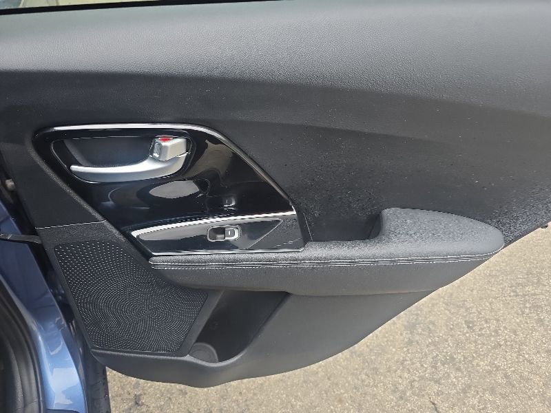 Used 2022 Kia Niro EX Premium FWD image 29