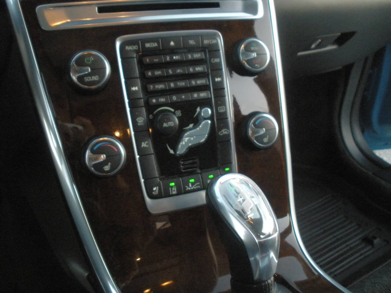 Used 2013 Volvo XC60 T6 image 36