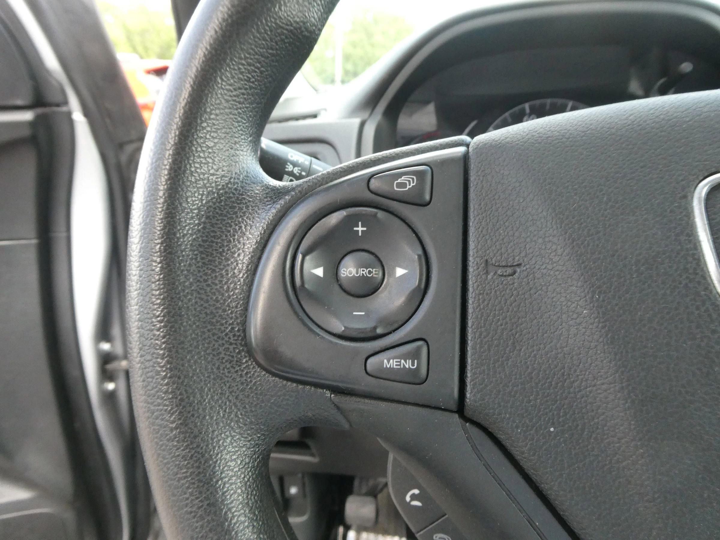 Used 2015 Honda CR-V LX image 16