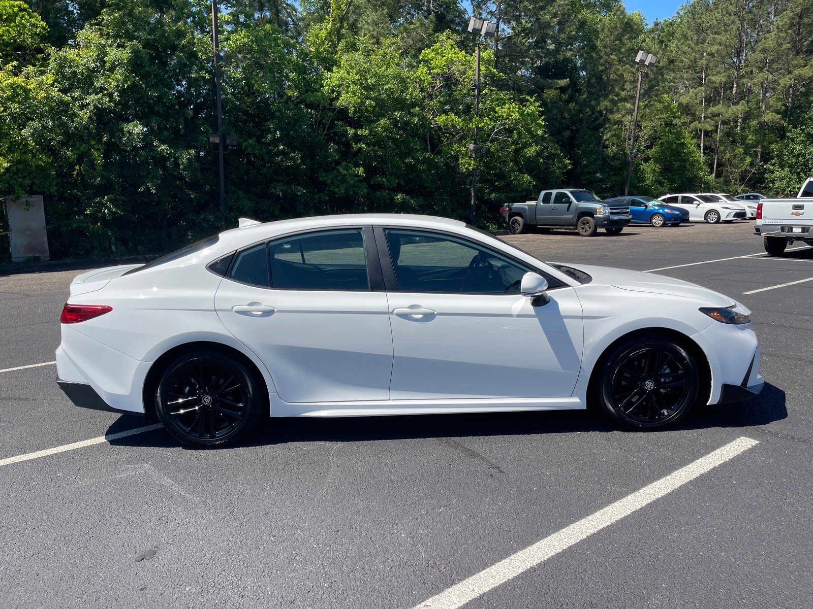 Used 2025 Toyota Camry SE FWD image 21