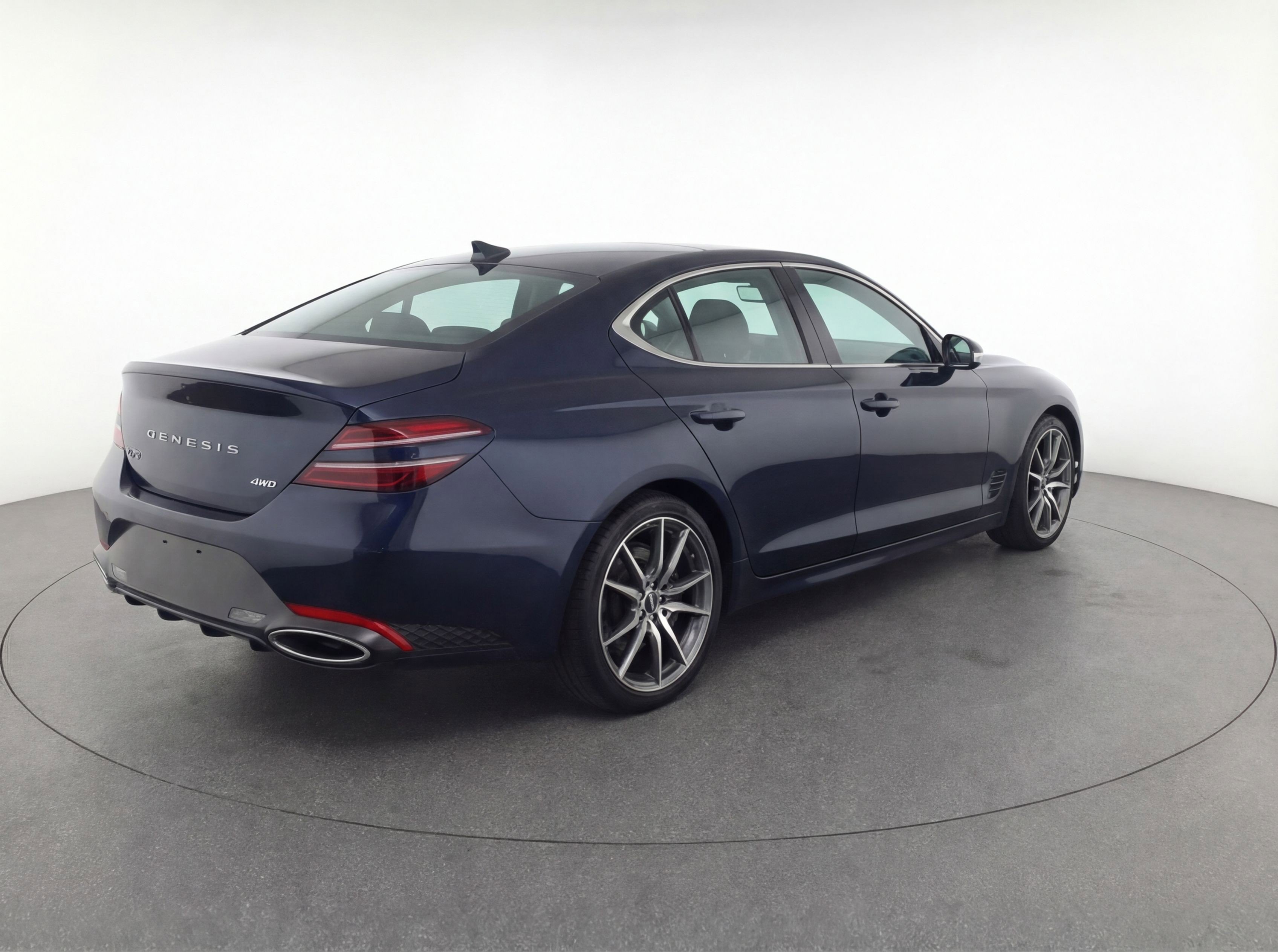 Used 2025 Genesis G70 2.5T image 9
