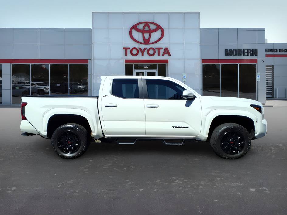 Certified 2025 Toyota Tacoma SR5 AWD/4WD image 6