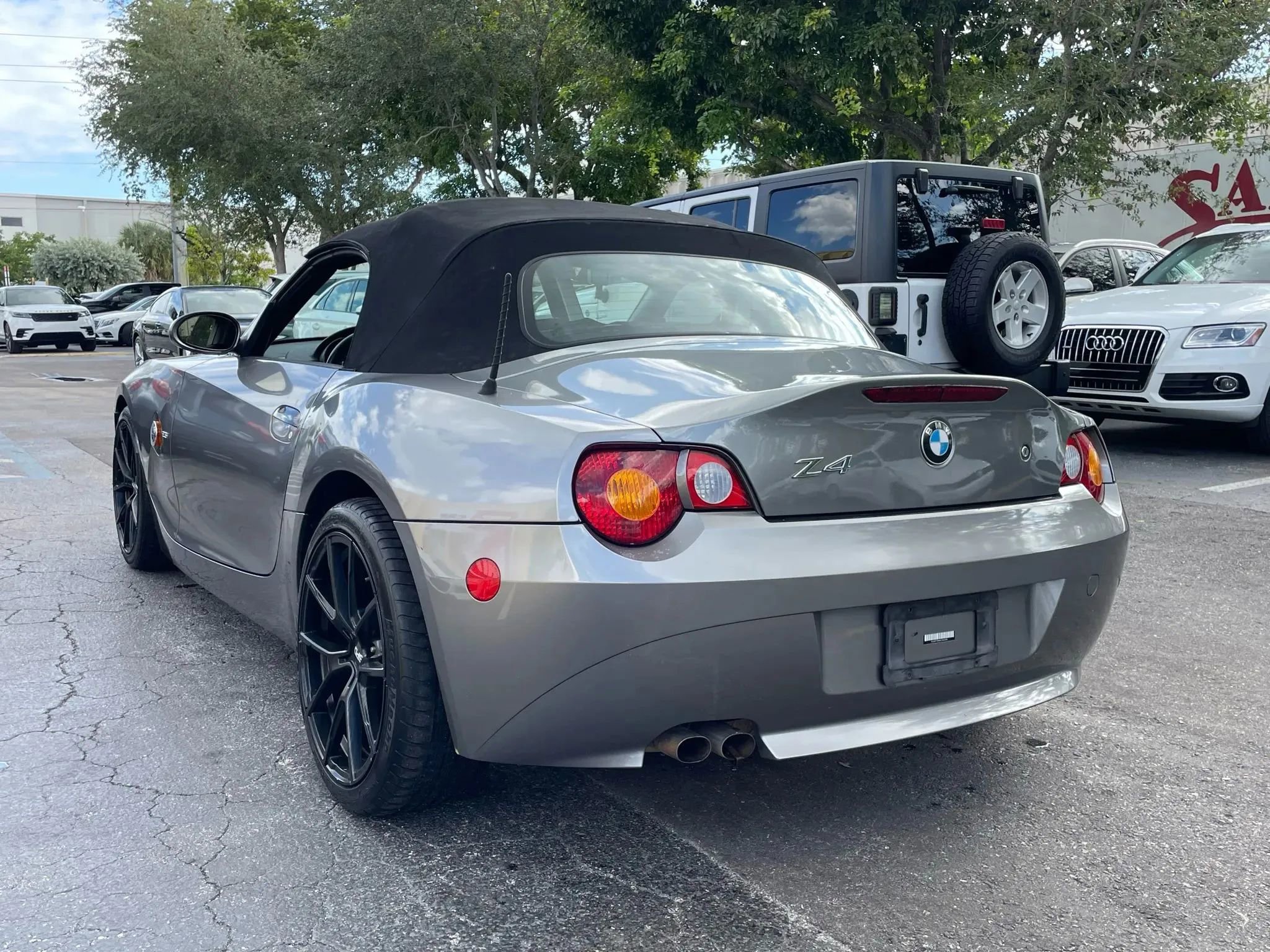 Used 2003 BMW Z4 2.5i RWD image 10