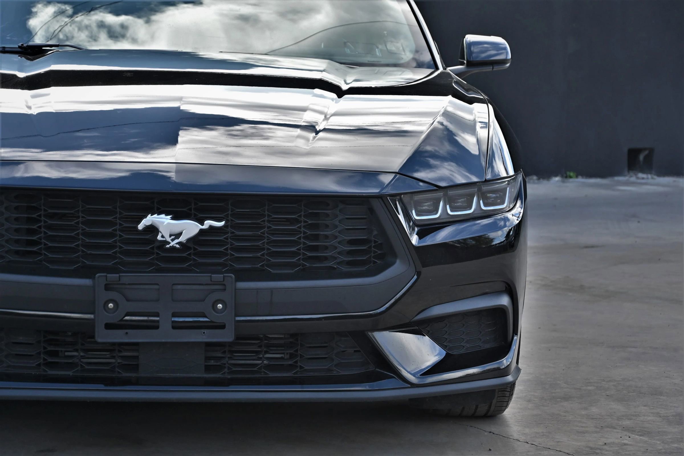 Used 2025 Ford Mustang Premium RWD image 8