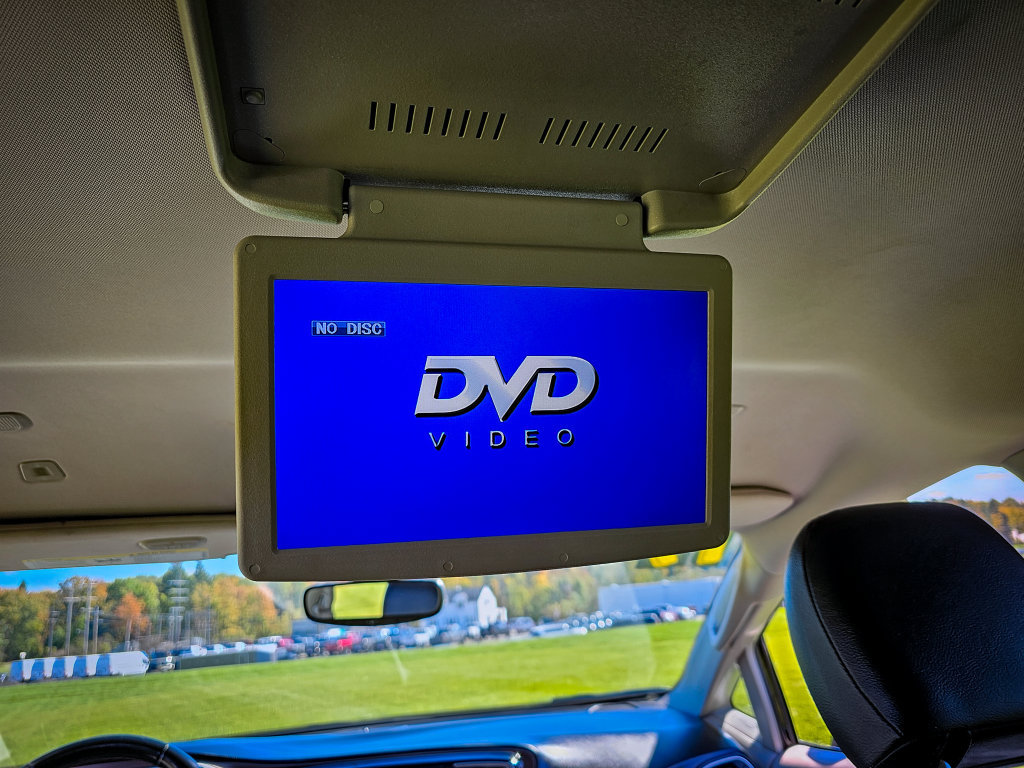 Used 2019 Chrysler Pacifica Touring-L FWD image 32