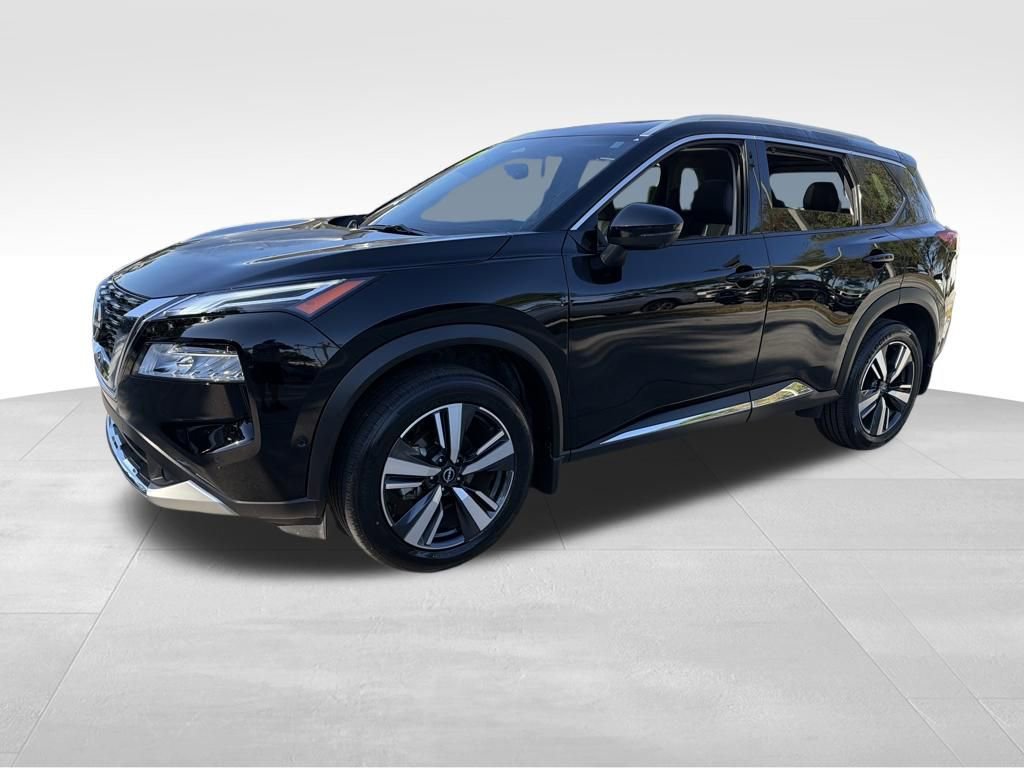 Used 2023 Nissan Rogue Platinum image 3