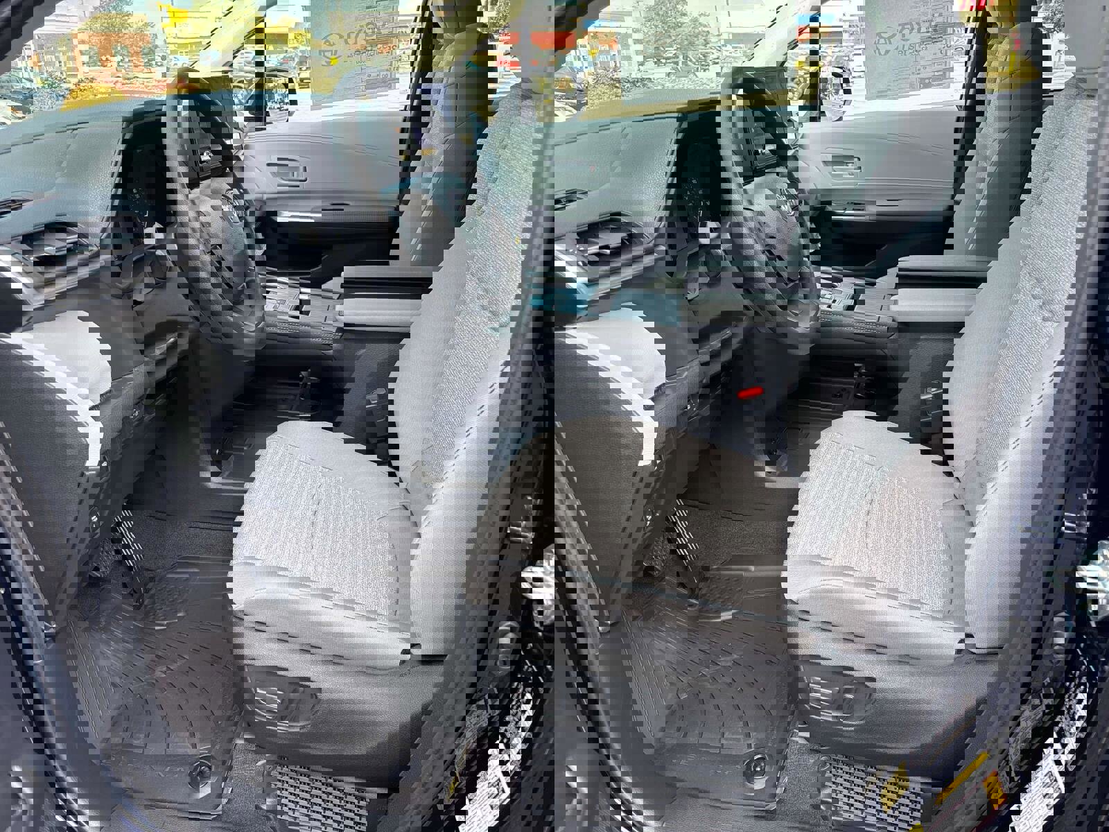 New 2025 Toyota Sienna LE image 5