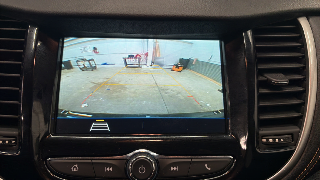 Used 2019 Chevrolet Trax LT w/ LT Convenience Package AWD/4WD image 13