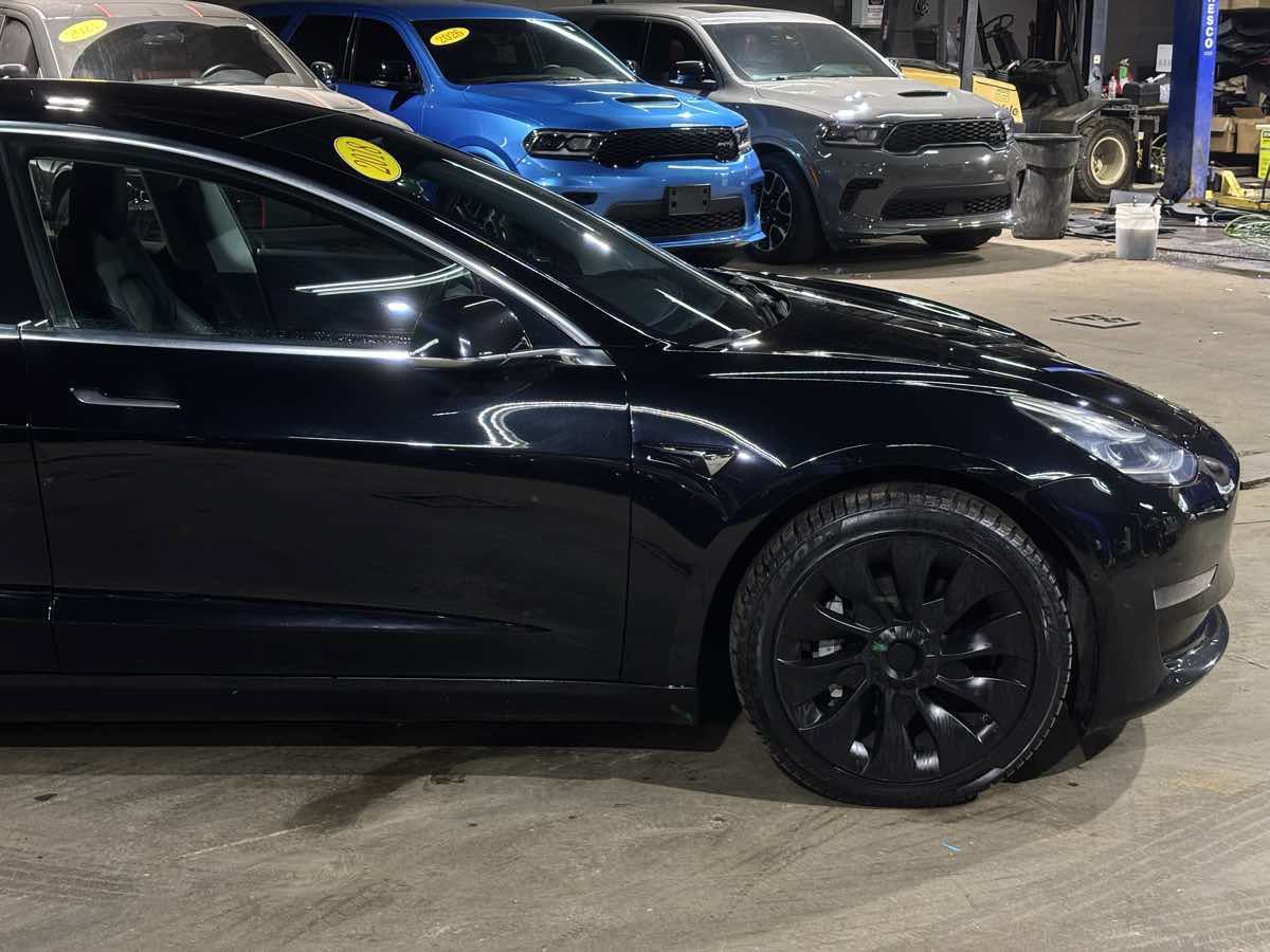 Used 2018 Tesla Model 3 Mid Range RWD image 4