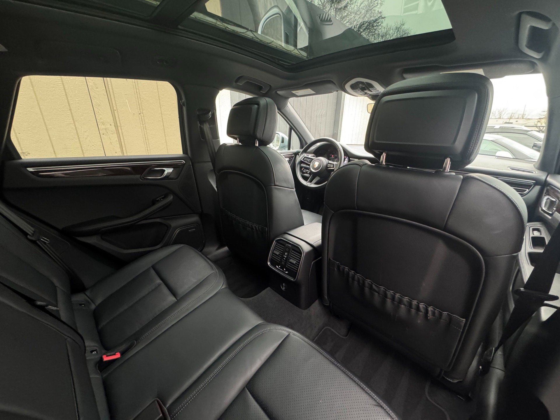 Used 2024 Porsche Macan image 35