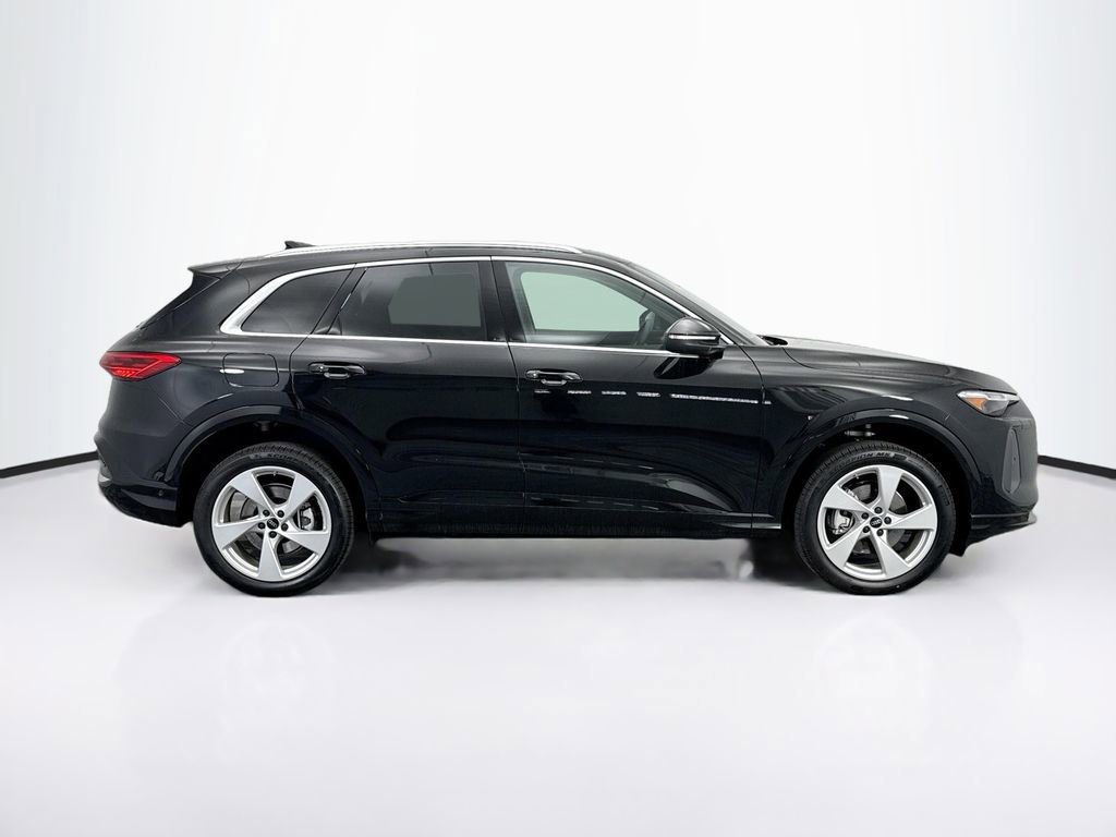 Used 2025 Audi Q5 Premium Plus w/ Premium Plus image 5