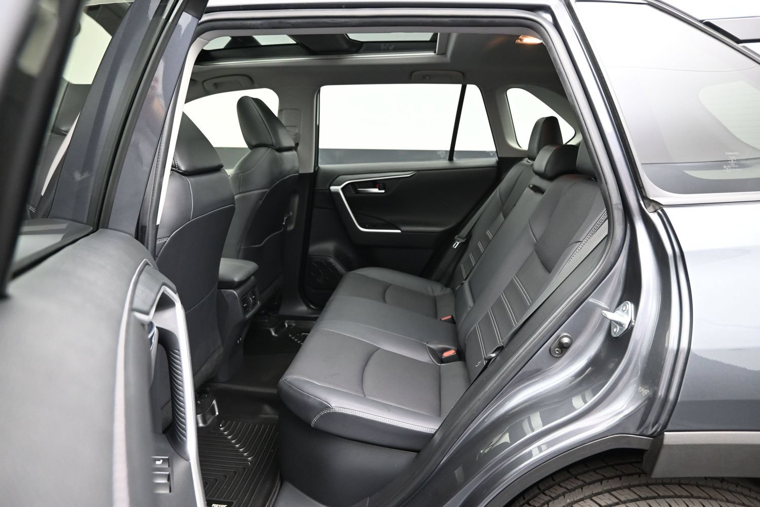 Used 2019 Toyota RAV4 Limited AWD/4WD image 11