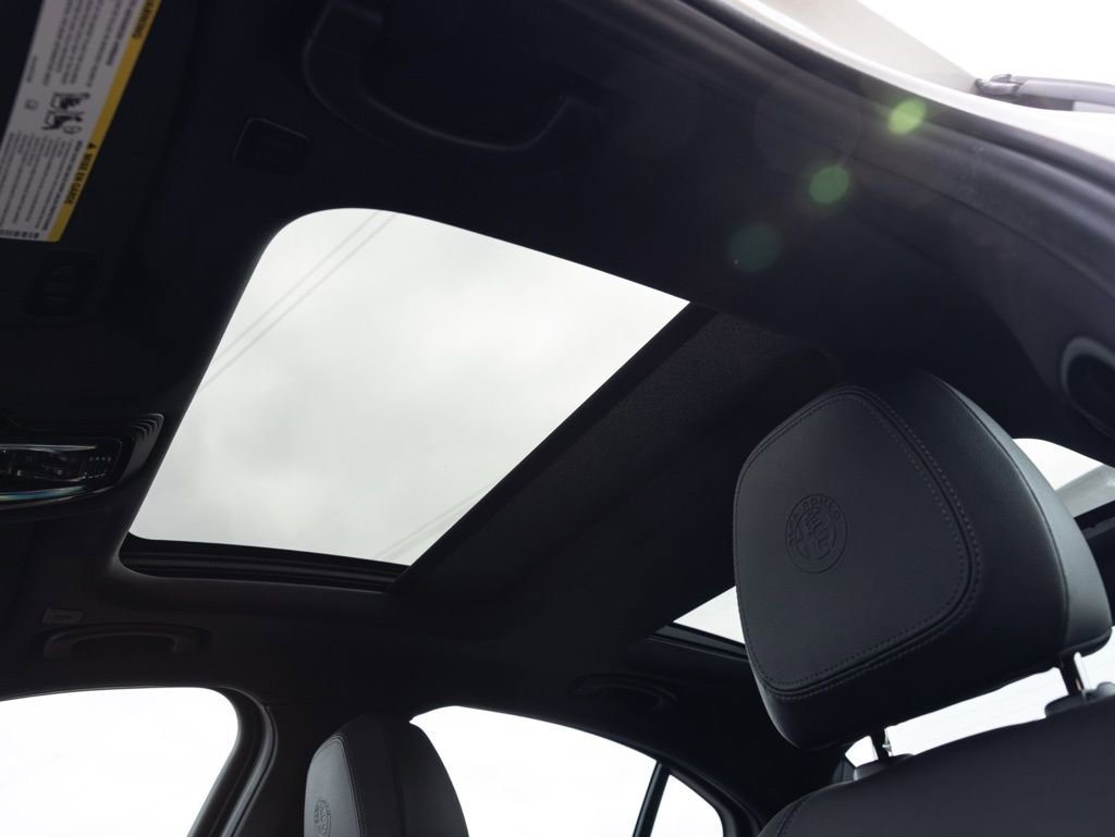 Used 2024 Alfa Romeo Giulia Veloce image 41