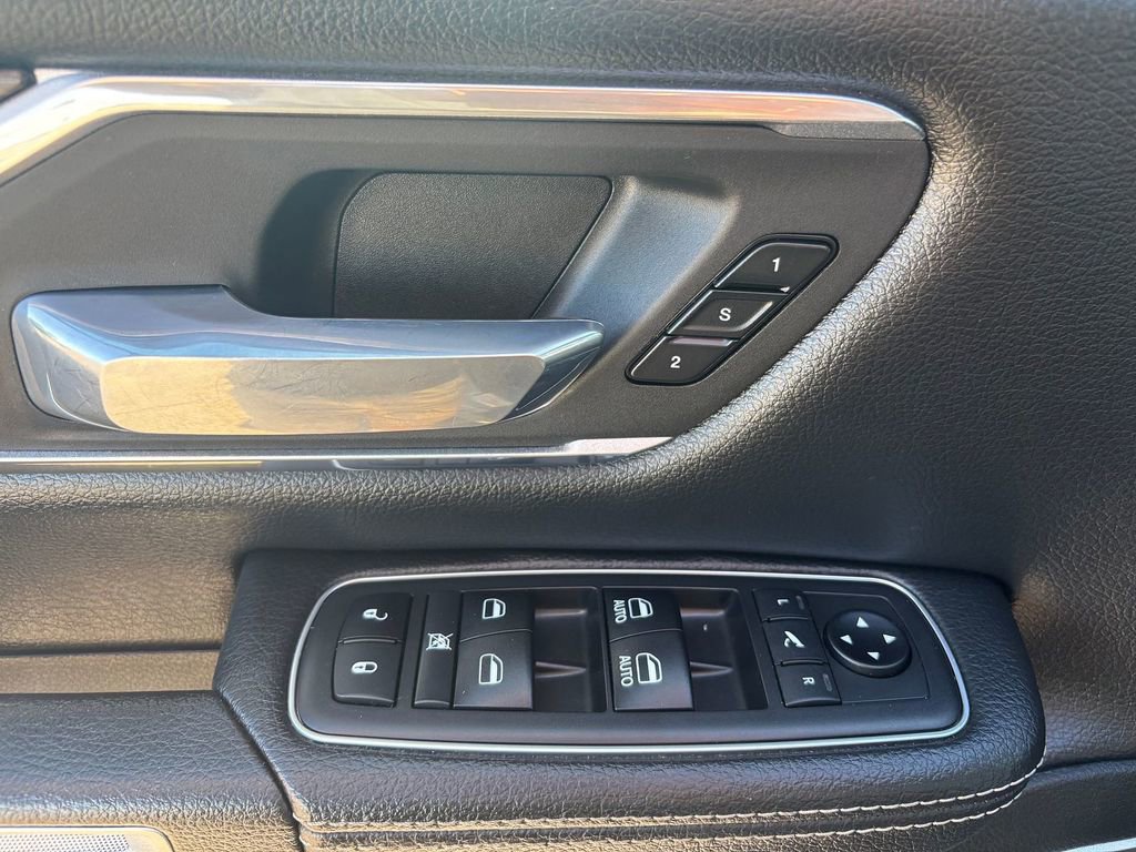 Used 2019 RAM 1500 Laramie AWD/4WD image 8