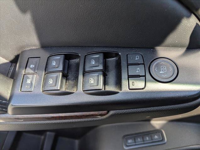 Used 2017 GMC Yukon XL SLT AWD/4WD image 10