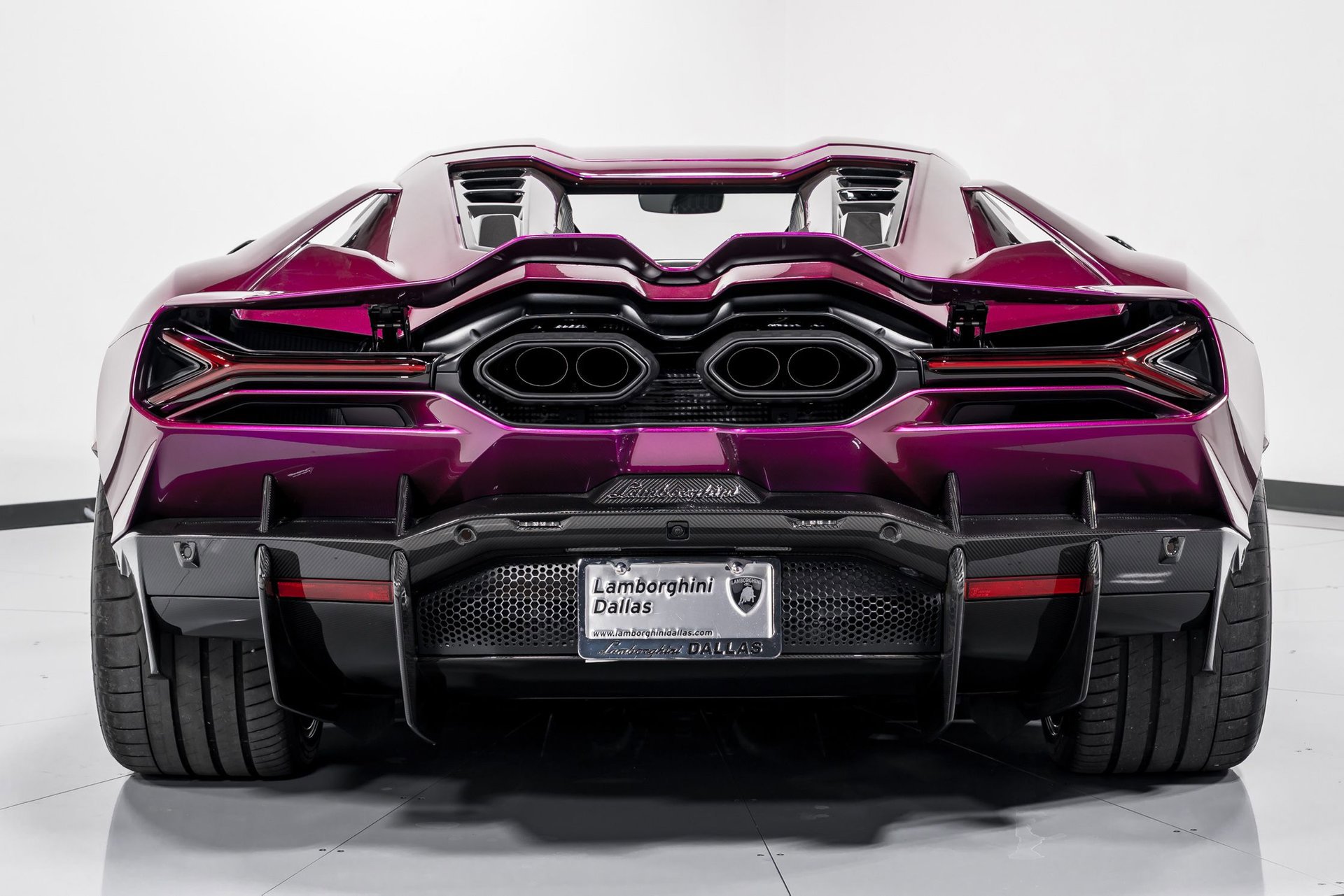 Used 2024 Lamborghini Revuelto image 4