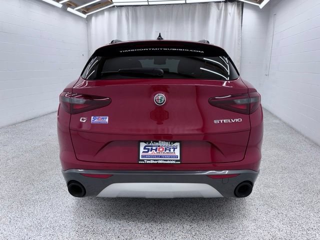 Used 2023 Alfa Romeo Stelvio Ti AWD/4WD image 3