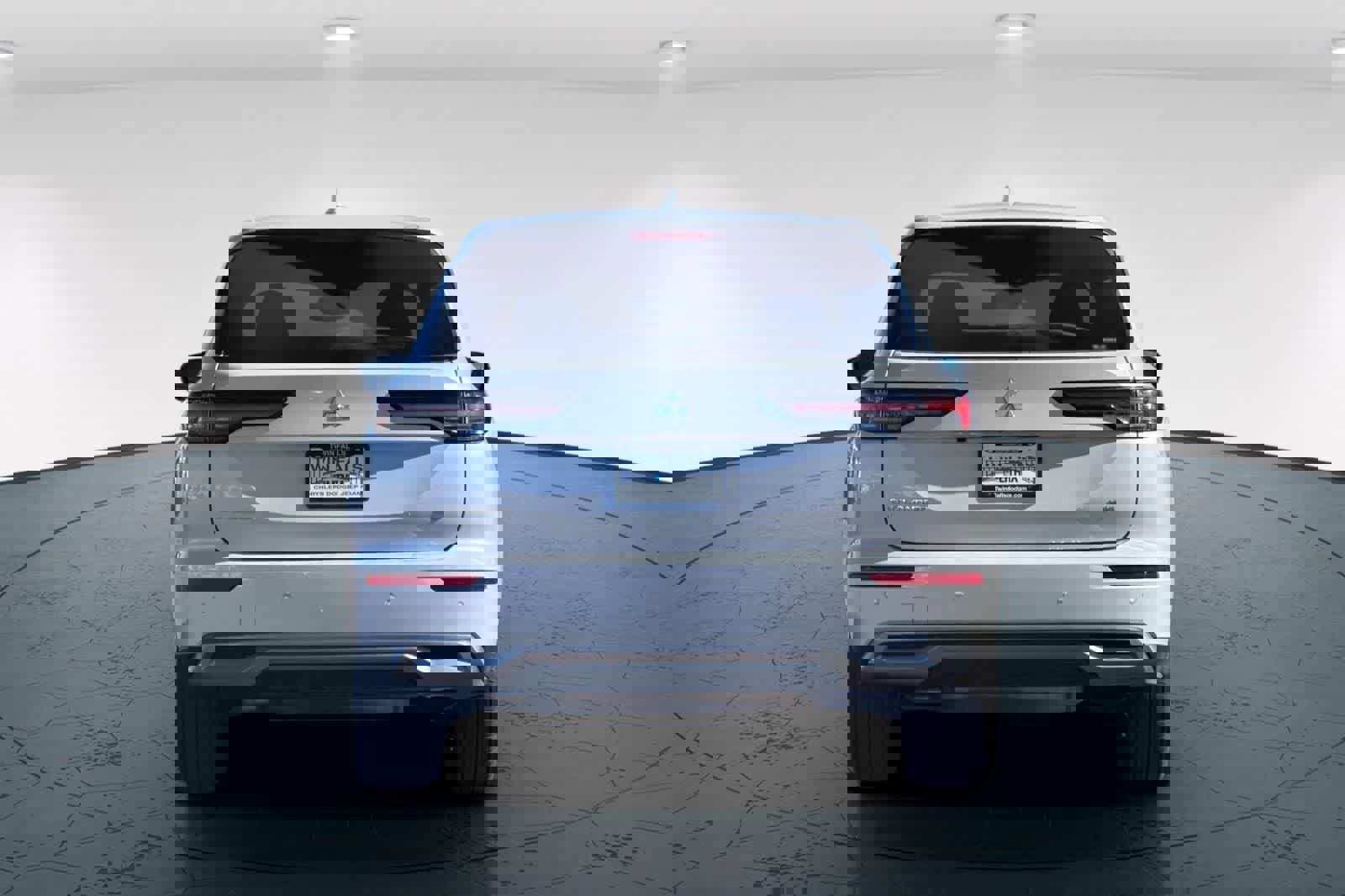 Used 2025 Mitsubishi Outlander SE image 7