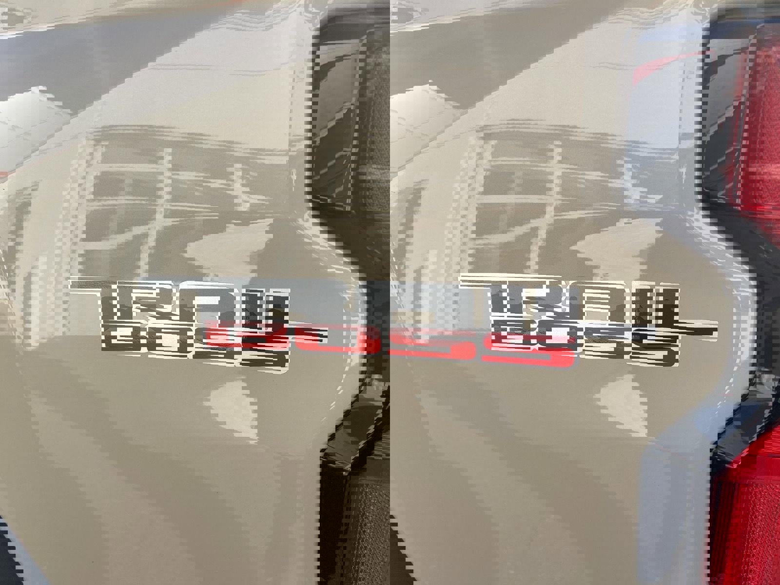 Used 2024 Chevrolet Colorado Trail Boss w/ Technology Package image 14