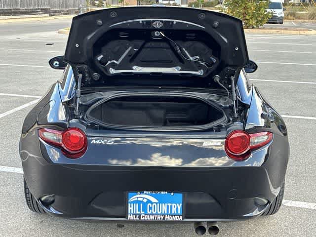 Used 2017 MAZDA MX-5 Miata RF Grand Touring RWD image 34