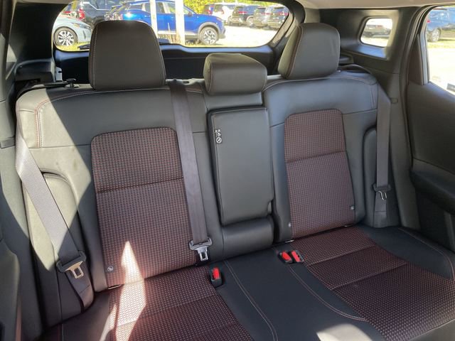 New 2026 Nissan Kicks SR w/ Cold Weather Package image 17