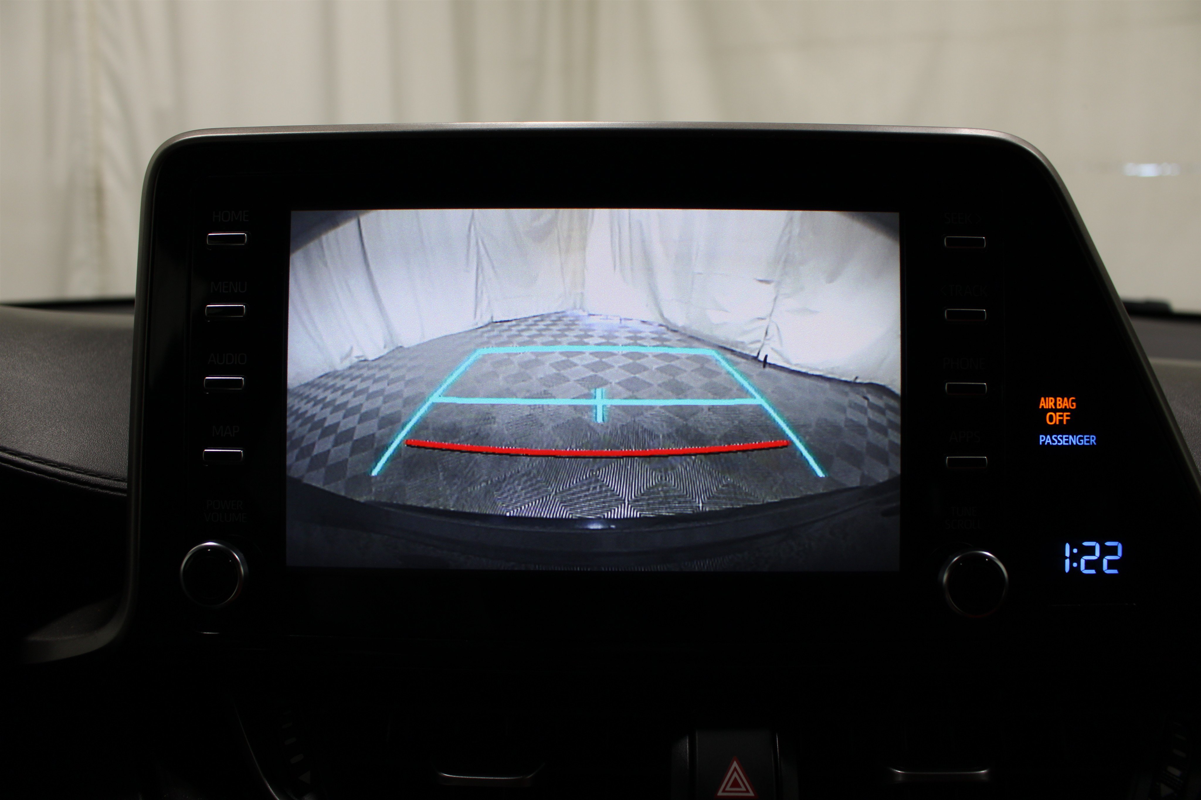 Used 2019 Toyota C-HR XLE FWD image 15