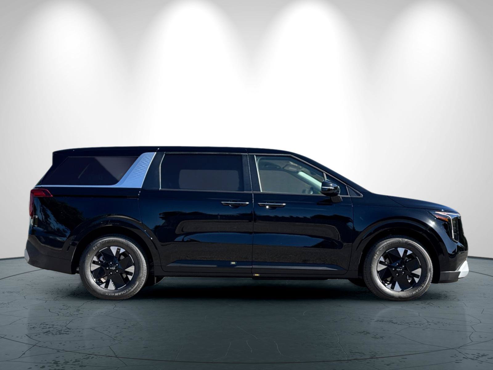 New 2026 Kia Carnival LXS FWD image 3