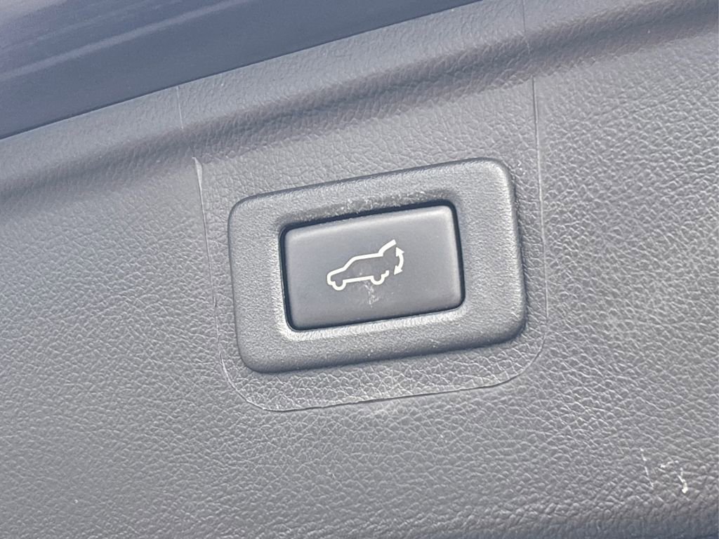 Used 2017 Subaru Outback 2.5i Touring image 14