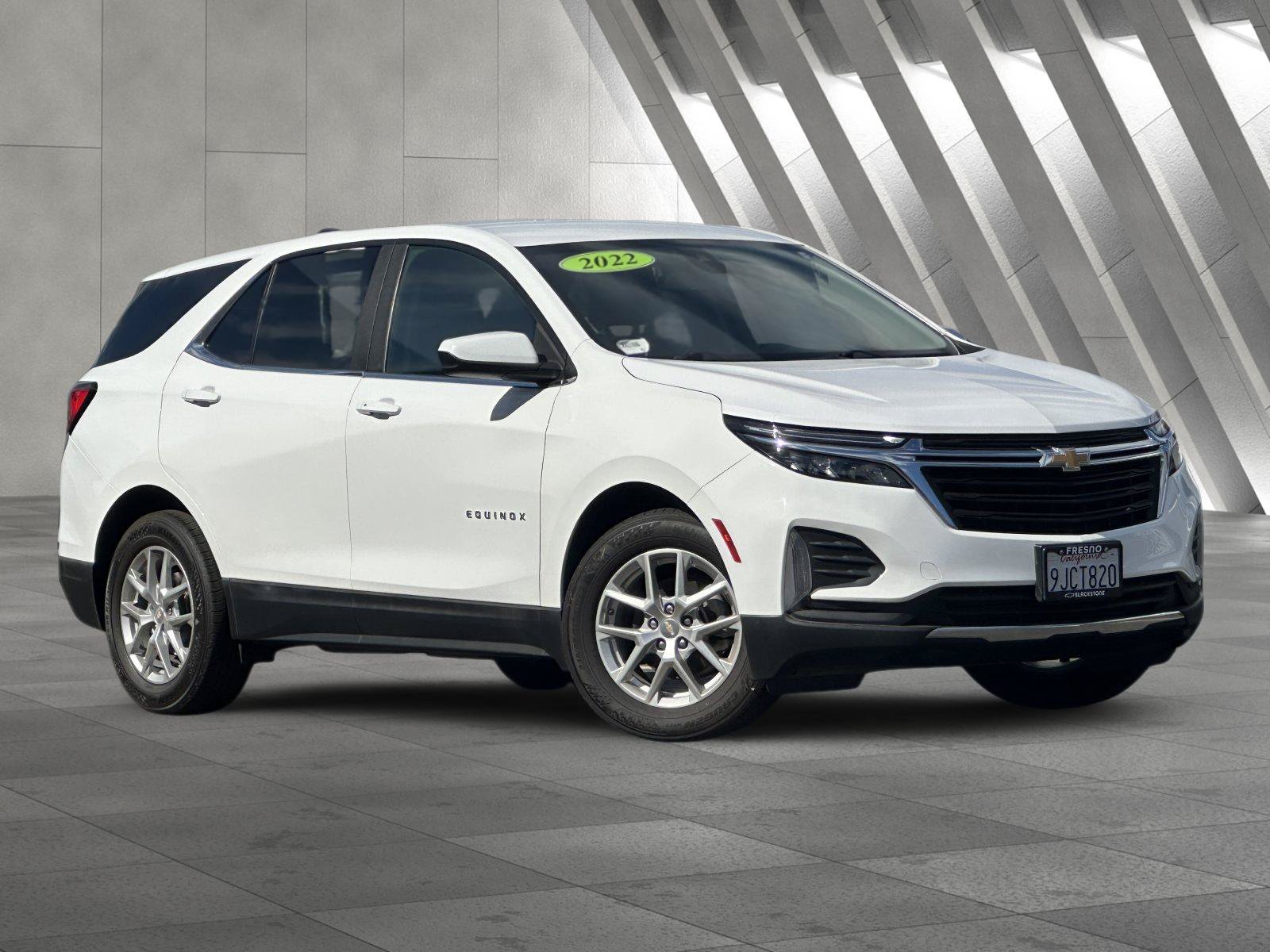 Used 2022 Chevrolet Equinox LT FWD image 2
