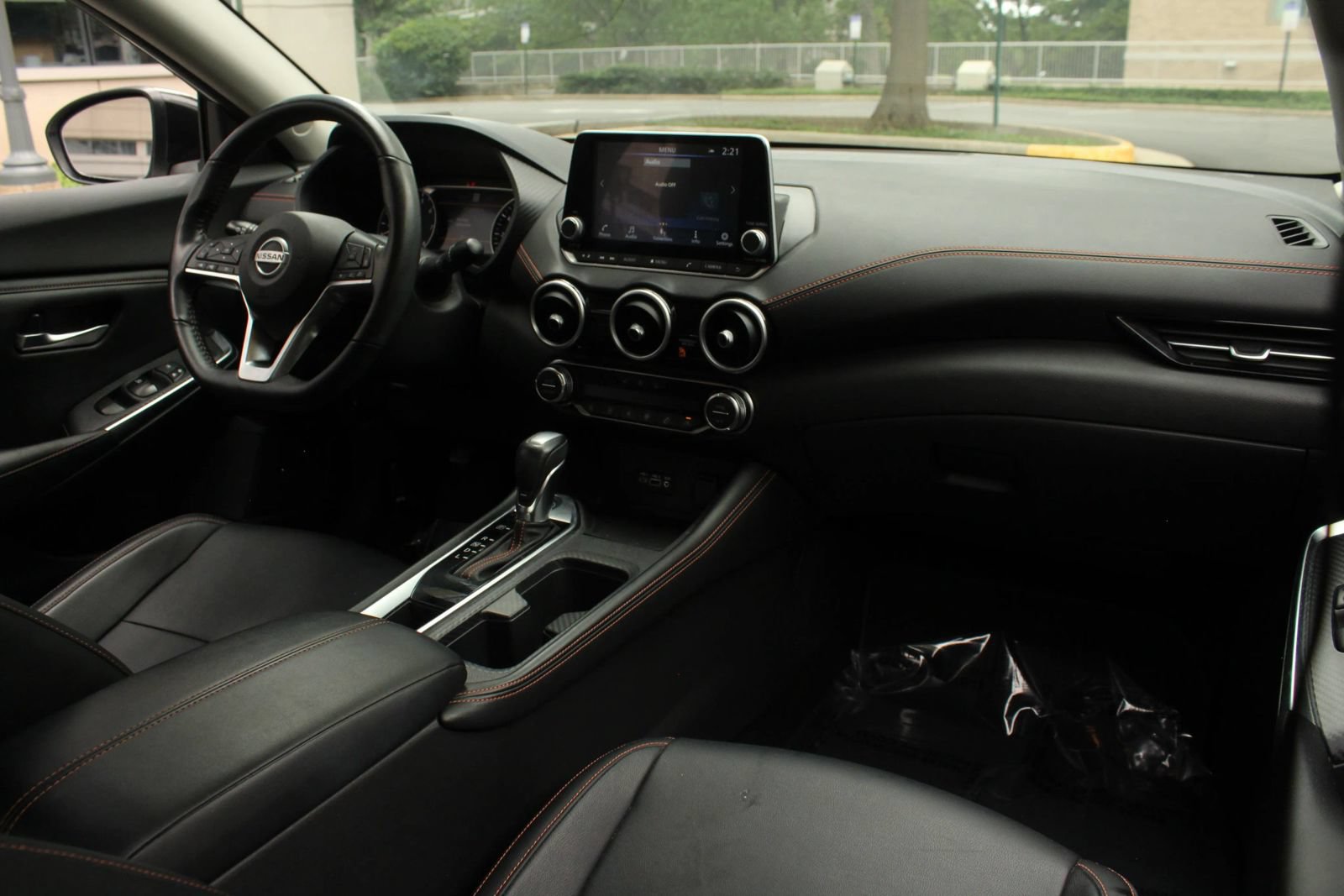 Used 2023 Nissan Sentra SR w/ SR Premium Package FWD image 25