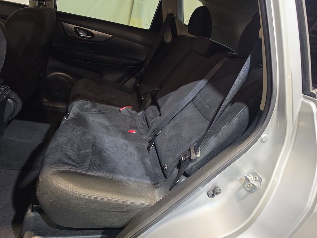 Used 2015 Nissan Rogue SV w/ SV Premium Package image 24