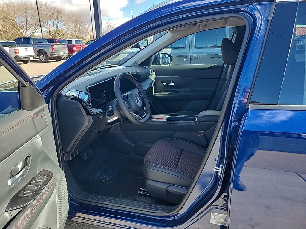 New 2026 Nissan Kicks SR w/ Cold Weather Package image 10