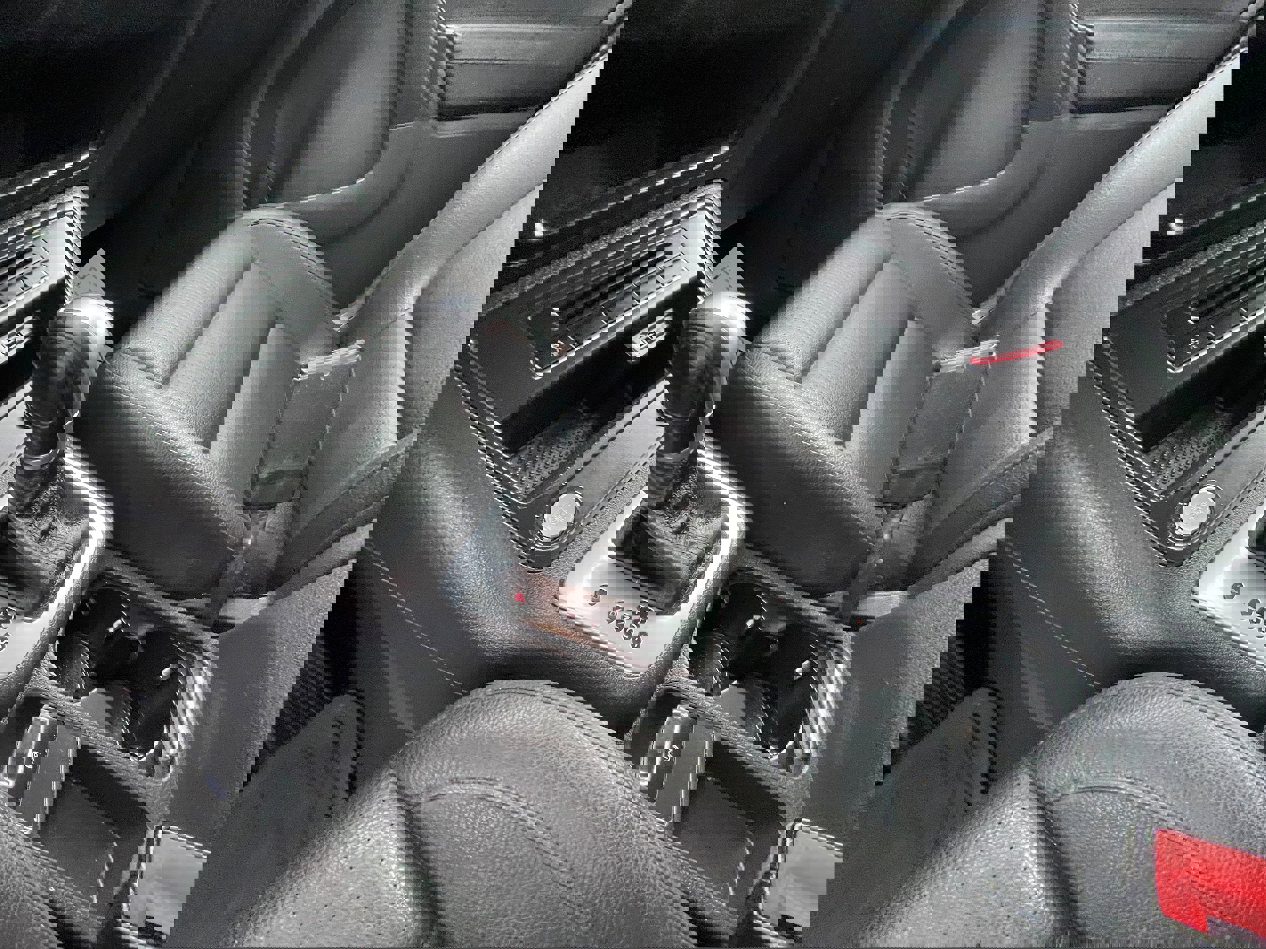 Used 2016 Volkswagen Tiguan S image 17