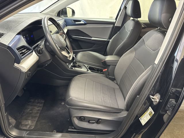 Used 2024 Volkswagen Taos SE FWD image 10