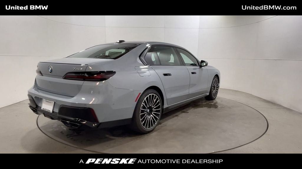 New 2026 BMW 760i xDrive w/ Executive Package image 8