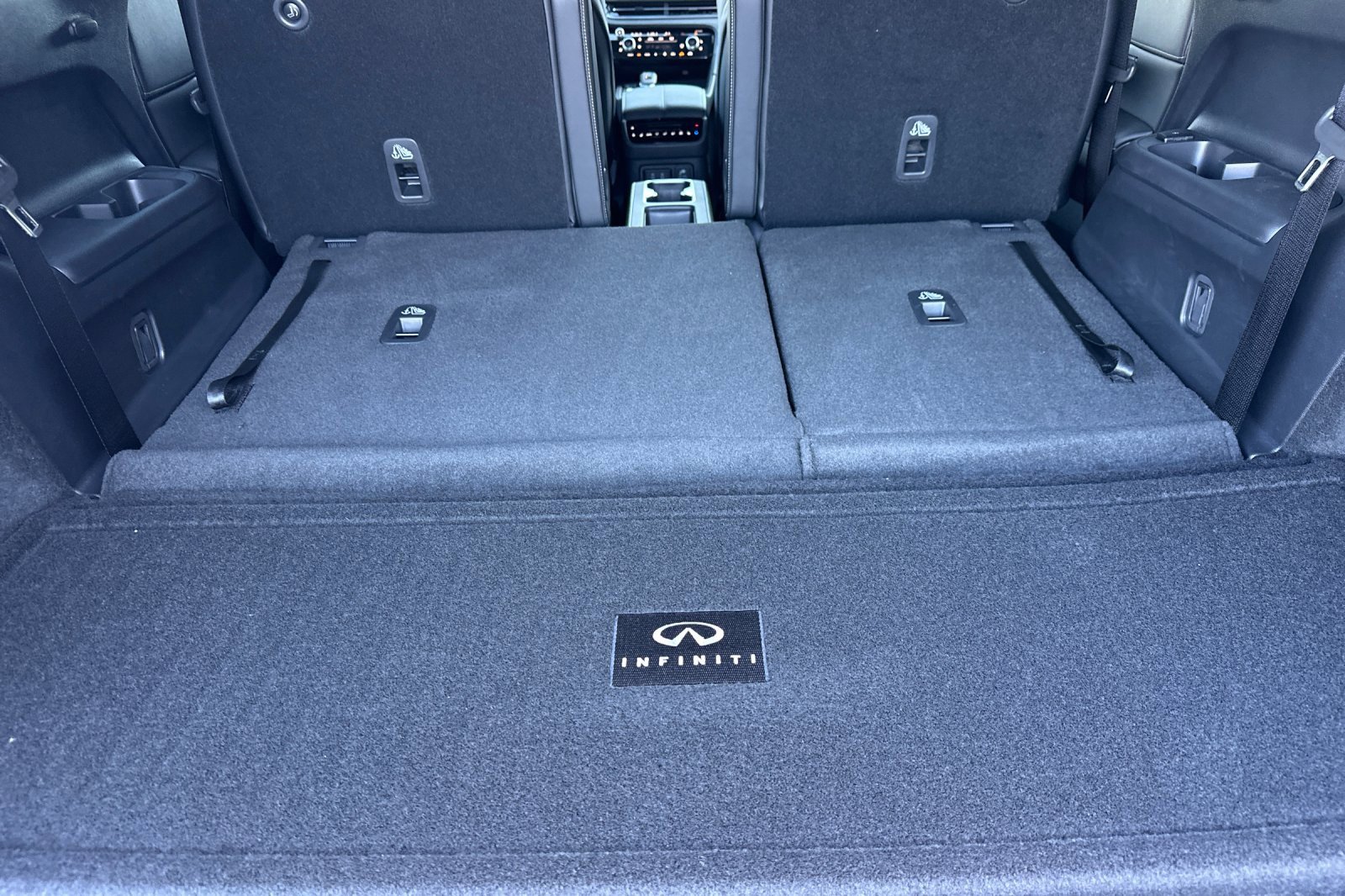 New 2026 INFINITI QX60 Autograph w/ Dark Cargo Package image 17