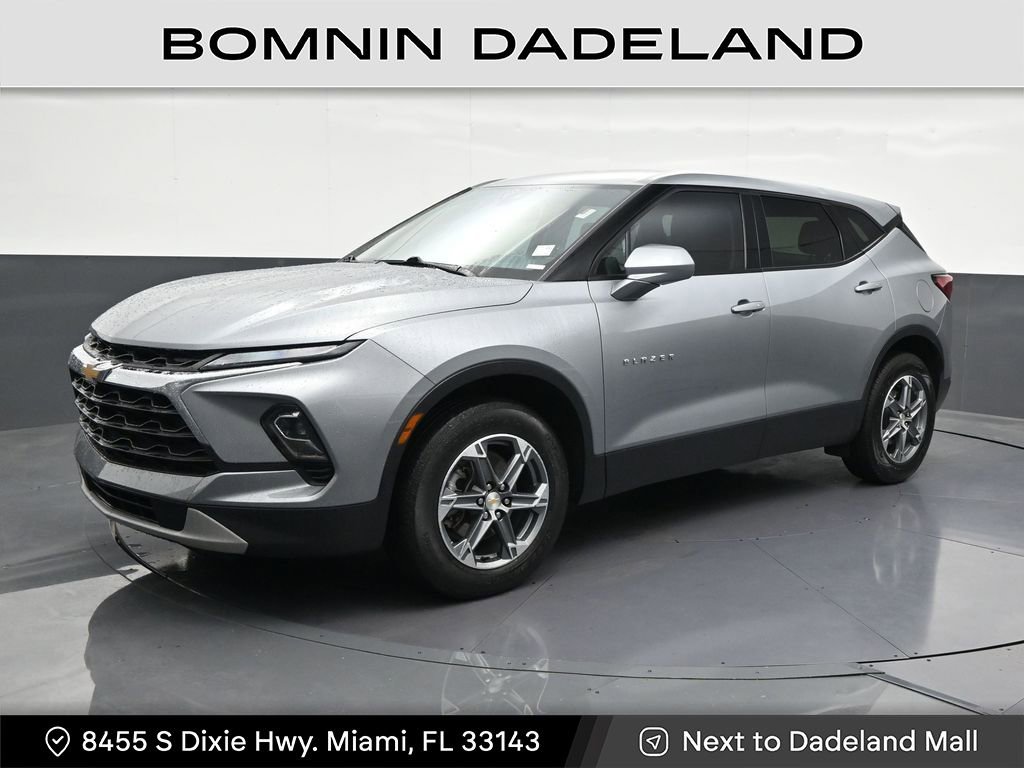 Used 2023 Chevrolet Blazer LT image 1