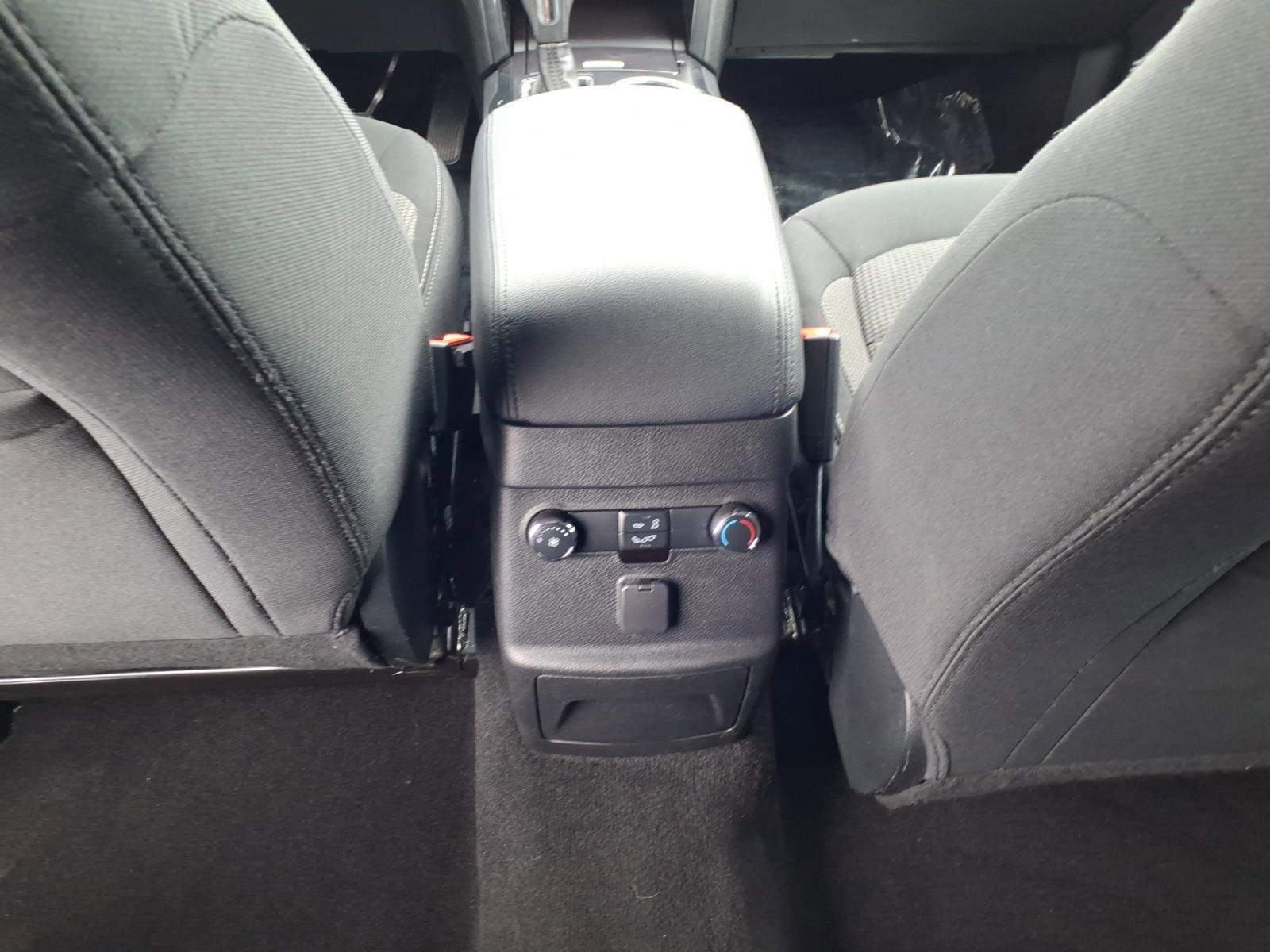 Used 2018 Ford Explorer XLT AWD/4WD image 16